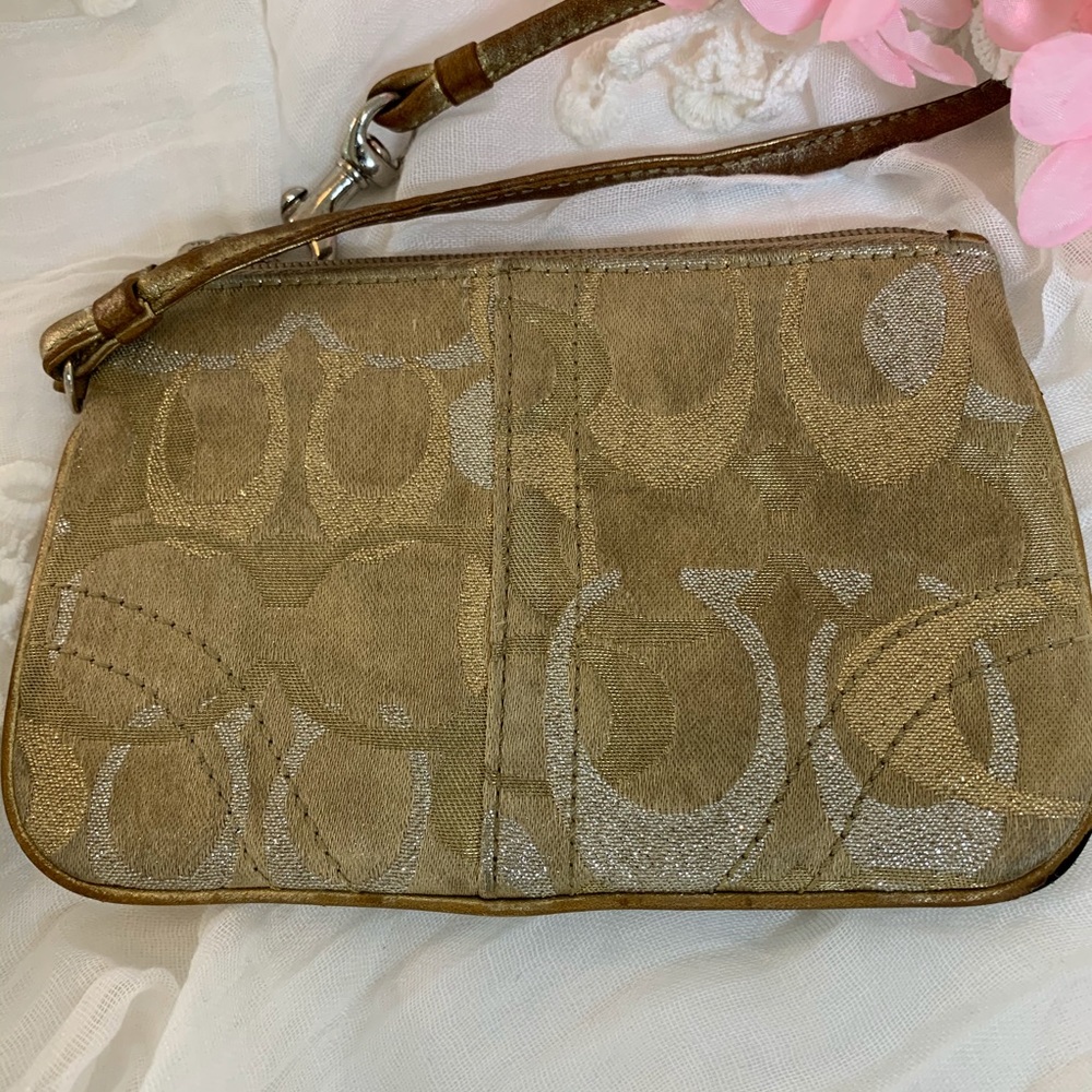 COACH GOLDEN TAN WRISTLET - Picture 8 of 15